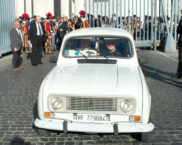 De Renault van Bergoglio