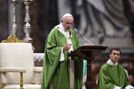 Pope Francis leads a mass for the 14th Ordinary General Assembly of the Synod of Bishops at St Peter's basilica on October 25, 2015 at the Vatican. AFP PHOTO / ANDREAS SOLARO