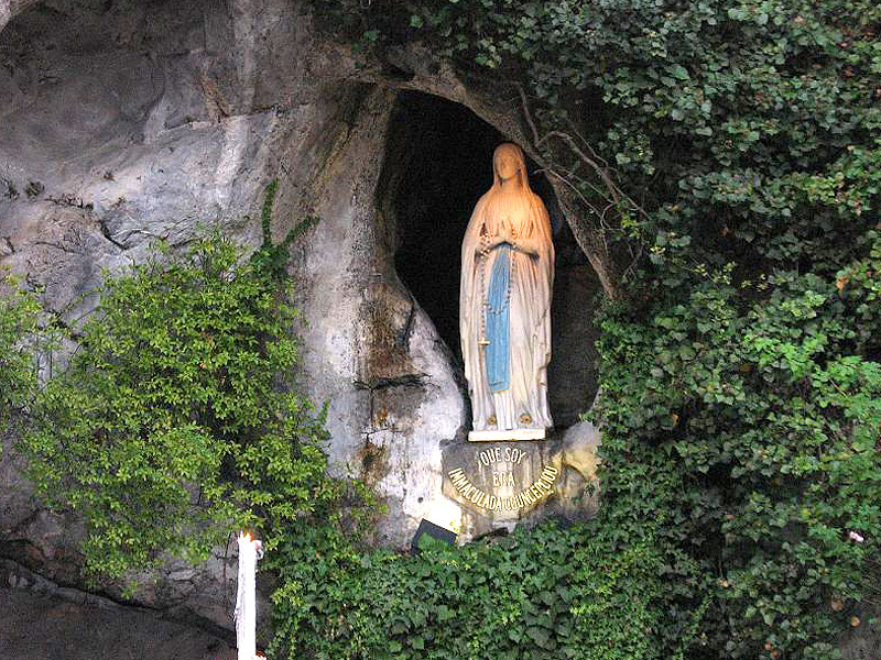 Mirakel in Lourdes: jonge vrouw in rolstoel kan weer&nbsp;lopen