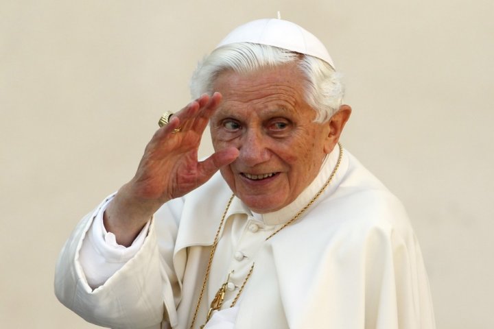 Paus Benedictus XVI is vanmorgen overleden – De Stoel van Petrus is nu ...