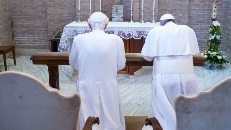 Paus Benedictus XVI is reeds langer afgetreden paus (8 jaar) dan ...