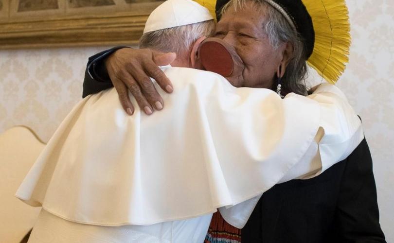 Bergoglio is ons aan het klaarstomen voor zijn Amazone-synode en zijn eco-kerk: “Kerk moet leren oude tradities te laten&nbsp;varen”