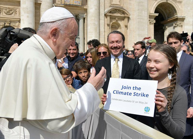 Bergoglio toont zich in nieuw interview van zijn groenste kant en prijst Greta&nbsp;Thunberg