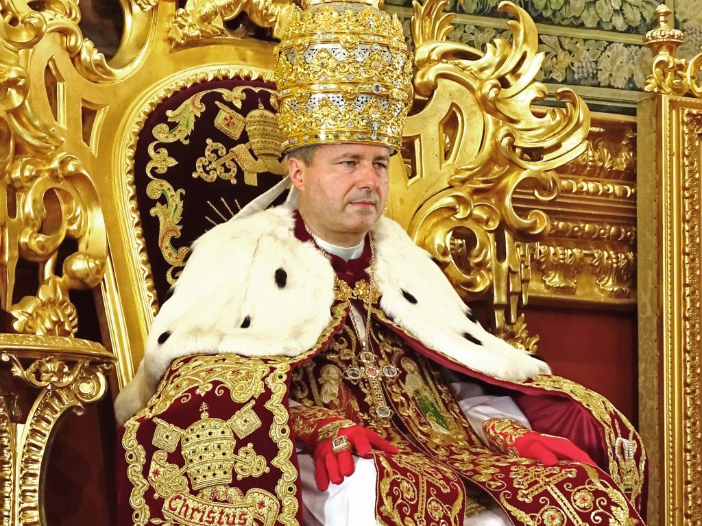 Valse pausen bij de vleet: ontmoet ‘paus Michael I’ en ‘paus Petrus&nbsp;III’